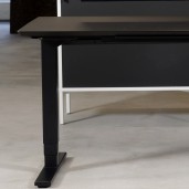180x90 cm sort linoleum med bue. Elektrisk hæve sænkebord.