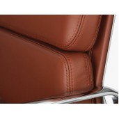 Vitra Soft Pad EA 217 kontorstol med sort læder og krom stel