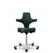 HÅG Capisco 8106 kontorstol, med mørk grøn uldstof. Select stof har bedste slidstyrke og god siddekomfort