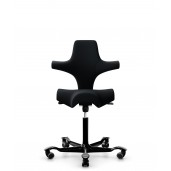 HÅG Capisco 8106 kontorstol, med Select betræk. Uld stof med stor slidstyrke og god komfort. Vælg mellem flere farver stof.
